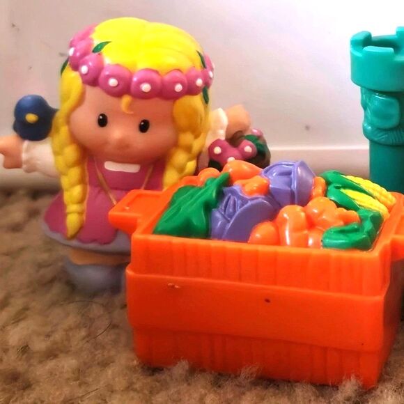 Fisher-Price Little People Maiden Mary Unicorn Set Parts 2003–2006 Castle - Picture 3 of 9